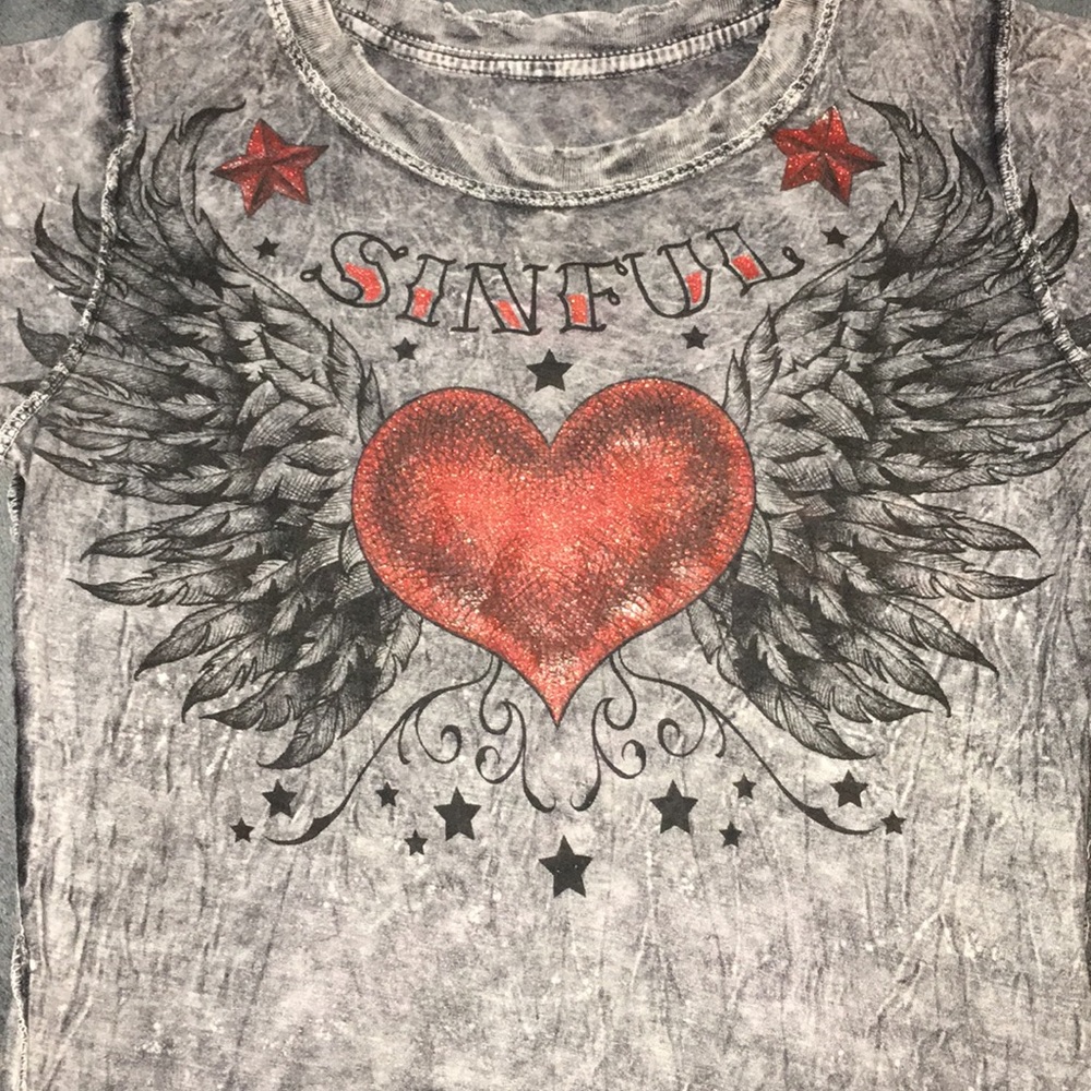 🆕Distressed sinful tee - Picture 5 of 8